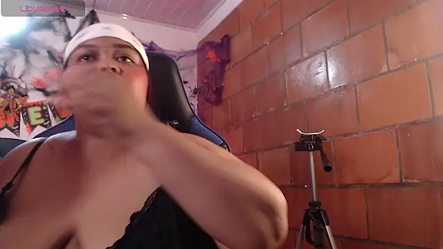 Snapshot of Melody_Slut chatting on 10-07-25, 11:24 Melody Slut online show from 10-07-25, 11:24