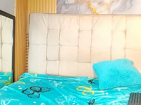 Snapshot of martinasmith303av chatting on 10-24-25, 01:18 martinasmith303av online show from 10-24-25, 01:18