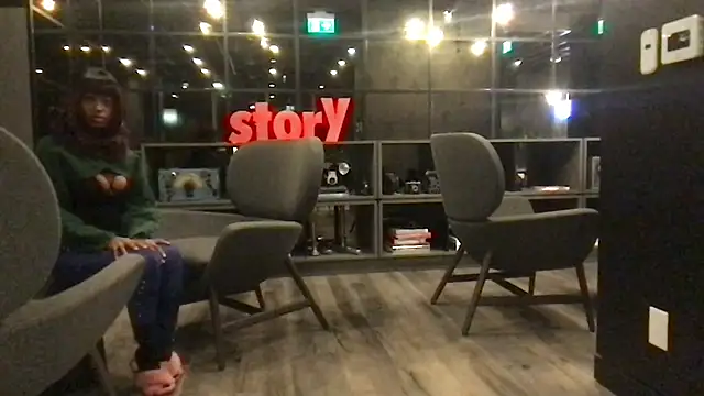 tia   fox online show from 12-03-25, 03:14