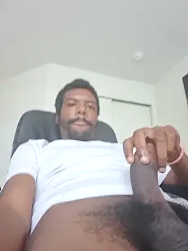 Snapshot of MrBigDickShow chatting on 10-17-25, 03:25 MrBigDickShow online show from 10-17-25, 03:25