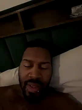 Snapshot of asianblacklove chatting on 12-17-25, 02:39 asianblacklove online show from 12-17-25, 02:39