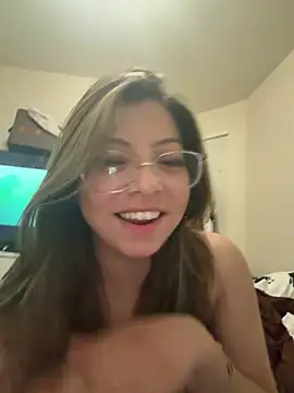 Snapshot of bunnygorl12 chatting on 05-13-26, 06:00 bunnygorl12 online show from 05-13-26, 06:00