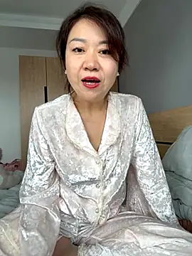 Snapshot of siru-love chatting on 10-08-25, 07:28 siru-love online show from 10-08-25, 07:28