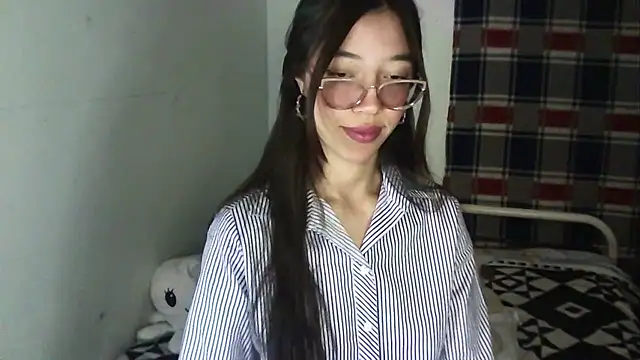 Mikha Ela online show from 10-28-25, 04:38