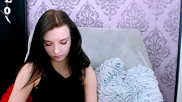 Snapshot of DominantLuna chatting on 02-23-26, 08:39 DominantLuna online show from 02-23-26, 08:39