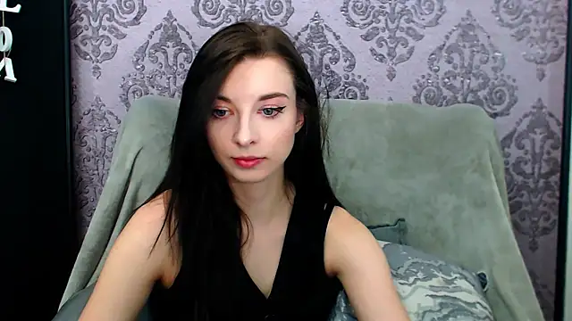 DominantLuna online show from 04-30-26, 04:24