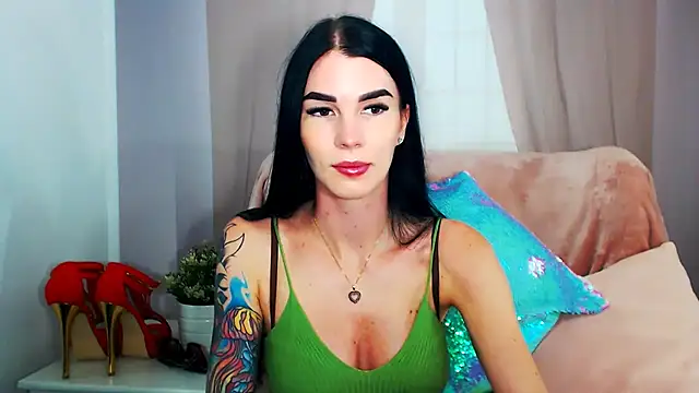 Snapshot of SofiiaBeauty chatting on 10-22-25, 02:39 SofiiaBeauty online show from 10-22-25, 02:39