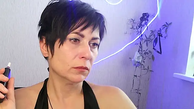 Ashley Brookss online show from 11-08-25, 10:04