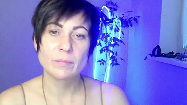 Ashley Brookss online show from 12-21-25, 12:56