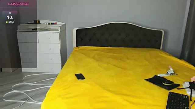 KaiChicken online show from 04-24-26, 05:10