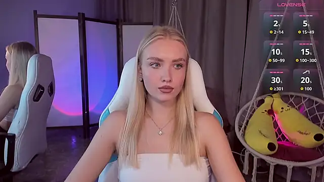 TessaGrays online show from 10-21-25, 01:34