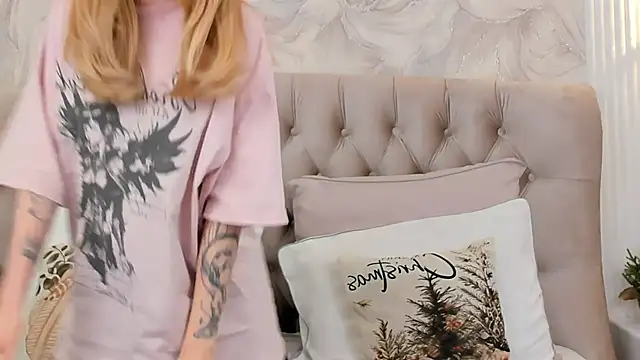 Snapshot of MelissaLiss chatting on 12-13-25, 07:53 MelissaLiss online show from 12-13-25, 07:53