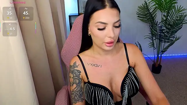 Snapshot of Raven_Ink chatting on 10-01-25, 09:15 Raven Ink online show from 10-01-25, 09:15