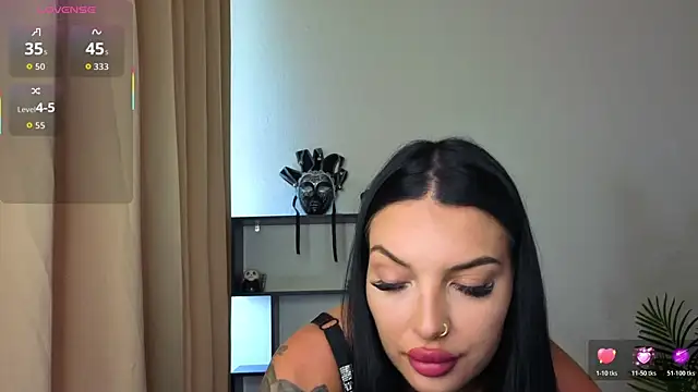 Snapshot of Raven_Ink chatting on 10-21-25, 10:27 Raven Ink online show from 10-21-25, 10:27