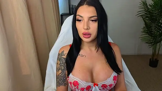 Snapshot of Raven_Ink chatting on 11-18-25, 11:03 Raven Ink online show from 11-18-25, 11:03