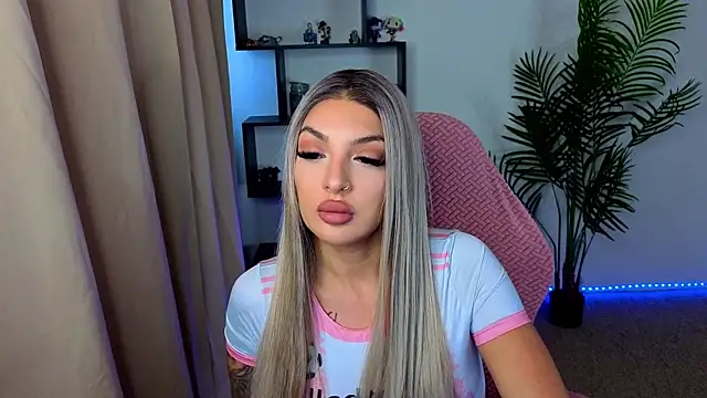 Snapshot of Raven_Ink chatting on 12-05-25, 09:51 Raven Ink online show from 12-05-25, 09:51