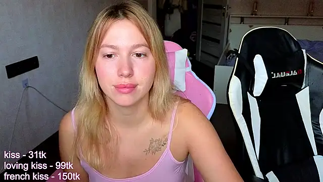 stefany and bettany online show from 10-04-25, 12:58