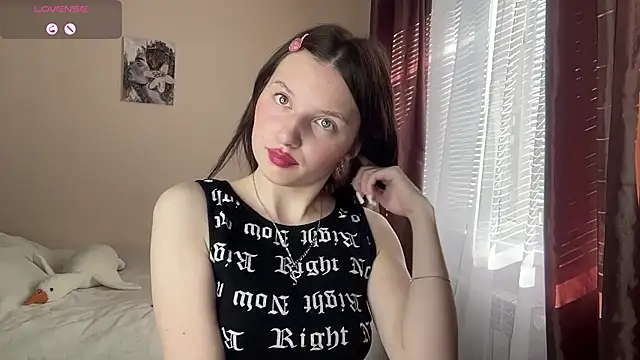 Snapshot of JanellHousen chatting on 06-07-26, 04:05 JanellHousen online show from 06-07-26, 04:05