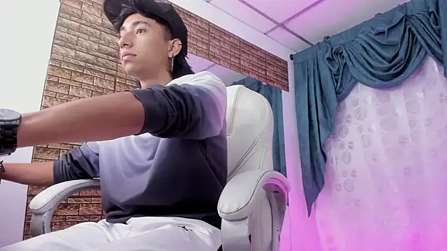 Austin Booy online show from 10-25-25, 12:34