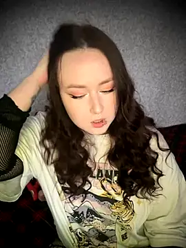 Snapshot of BambiGlow chatting on 10-02-25, 07:15 BambiGlow online show from 10-02-25, 07:15