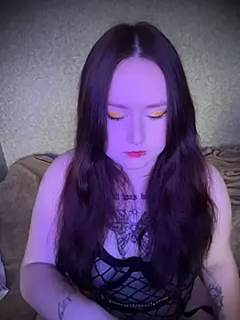 Snapshot of BambiGlow chatting on 10-11-25, 07:07 BambiGlow online show from 10-11-25, 07:07