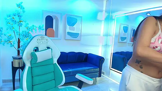 Gabriela milani online show from 11-04-25, 11:31