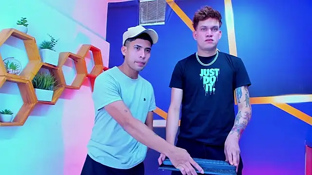 Snapshot of The_Boy_King chatting on 10-11-25, 01:31 The Boy King online show from 10-11-25, 01:31