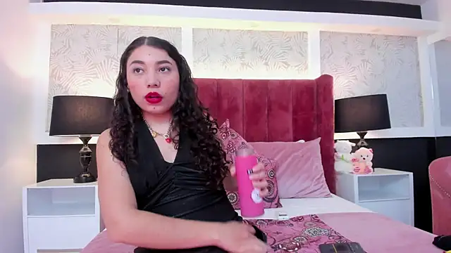 Snapshot of IvonnyCooper chatting on 10-11-25, 12:43 IvonnyCooper online show from 10-11-25, 12:43