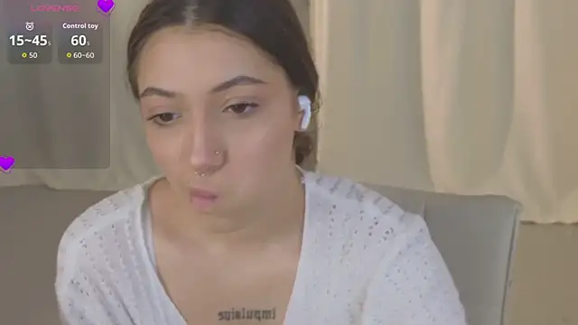 Snapshot of slow_flower chatting on 11-26-25, 12:17 slow flower online show from 11-26-25, 12:17