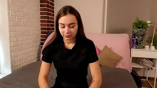 HelenStribley online show from 10-05-25, 07:17