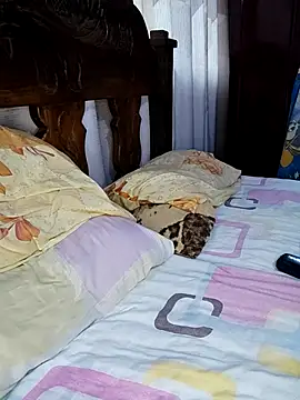 Snapshot of fayola20 chatting on 10-04-25, 08:18 fayola20 online show from 10-04-25, 08:18