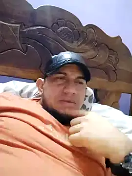 Snapshot of fayola20 chatting on 10-16-25, 10:33 fayola20 online show from 10-16-25, 10:33