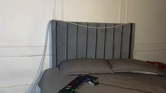 luxuryheaven 8 online show from 10-31-25, 05:08