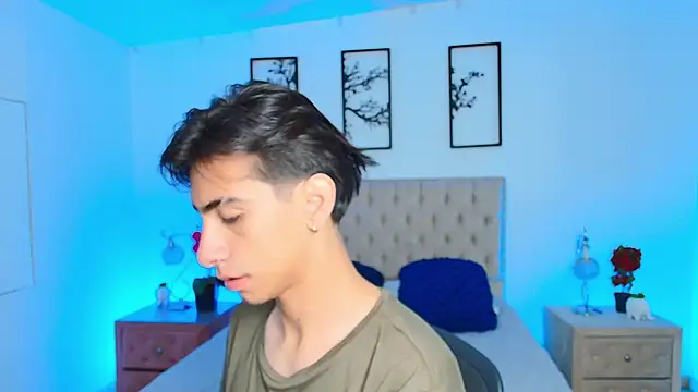 Snapshot of uyukie chatting on 10-16-25, 12:17 uyukie online show from 10-16-25, 12:17