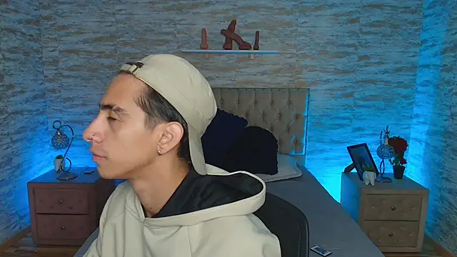 Snapshot of uyukie chatting on 10-25-25, 12:02 uyukie online show from 10-25-25, 12:02