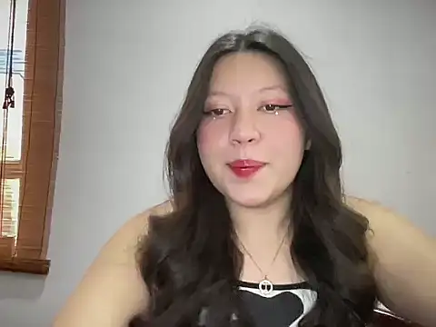 Rachel James   online show from 11-09-25, 05:44