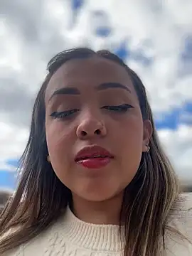 Snapshot of Aura_Kaiser chatting on 11-01-25, 07:49 Aura Kaiser online show from 11-01-25, 07:49