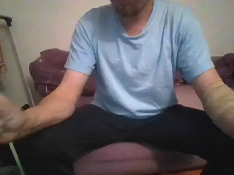 Snapshot of honzinka83 chatting on 11-15-25, 04:58 honzinka83 online show from 11-15-25, 04:58