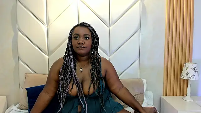 Snapshot of EmmaBrantt chatting on 11-29-25, 03:53 EmmaBrantt online show from 11-29-25, 03:53