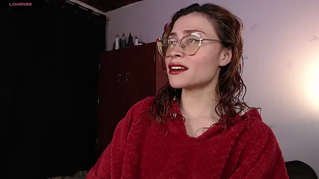 Snapshot of Alessandra_Shayk666 chatting on 11-27-25, 11:40 Alessandra Shayk666 online show from 11-27-25, 11:40