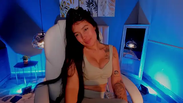 Juliieta Evans online show from 10-22-25, 07:57