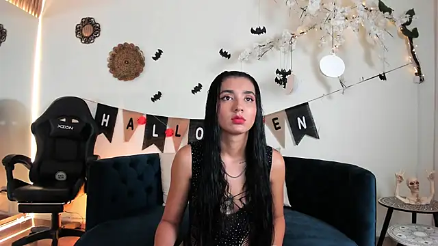 Snapshot of cloe_taylor__ chatting on 10-12-25, 03:27 cloe taylor   online show from 10-12-25, 03:27