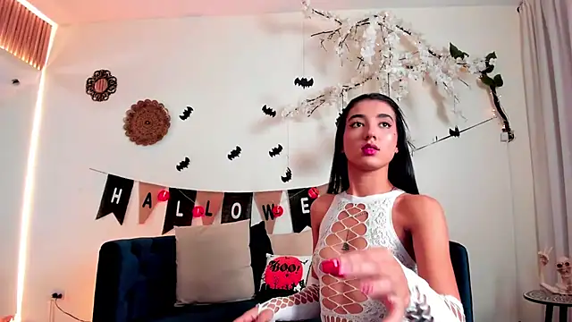 Snapshot of cloe_taylor__ chatting on 10-23-25, 03:39 cloe taylor   online show from 10-23-25, 03:39