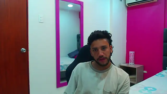 Juan FelipeX01 online show from 10-06-25, 03:20