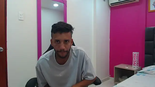 Juan FelipeX01 online show from 10-12-25, 03:22