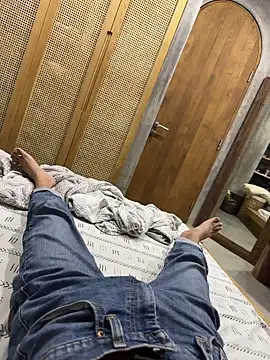 Snapshot of HenryLee1983-cums chatting on 10-05-25, 02:15 HenryLee1983-cums online show from 10-05-25, 02:15