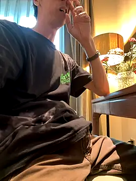 Snapshot of HenryLee1983-cums chatting on 10-07-25, 08:33 HenryLee1983-cums online show from 10-07-25, 08:33