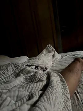 Snapshot of HenryLee1983-cums chatting on 10-29-25, 11:50 HenryLee1983-cums online show from 10-29-25, 11:50