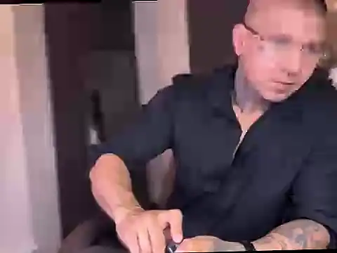 MAXIMO VEGA online show from 10-19-25, 05:13