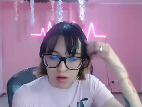 cristal hills 19 online show from 11-15-25, 02:35